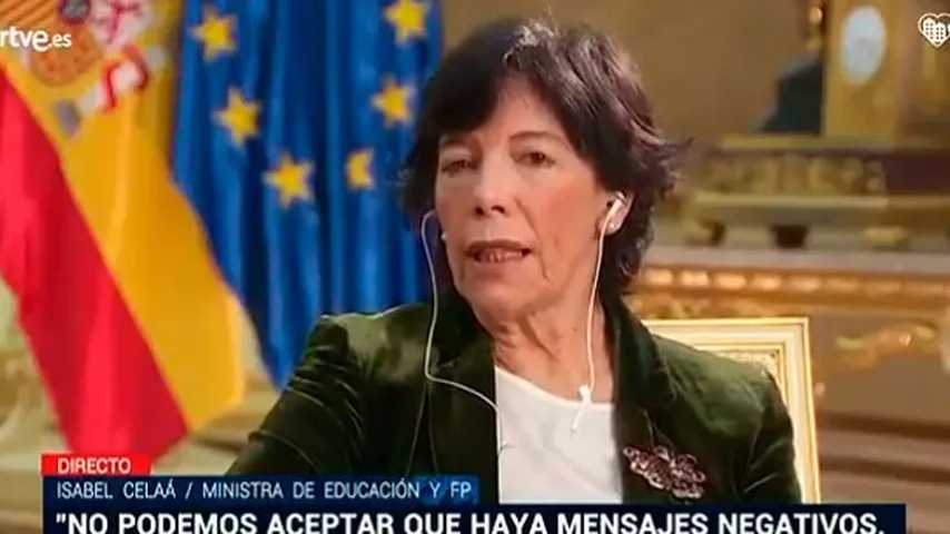 Isabel Celaá insiste en que no podemos aceptar mensajes negativos y falsos. (Foto: 24h/RTVE)