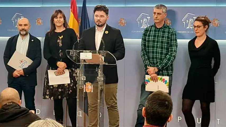 Rufián, el manifiesto del desprecio contra el Rey. (Foto: @gabrielrufian)